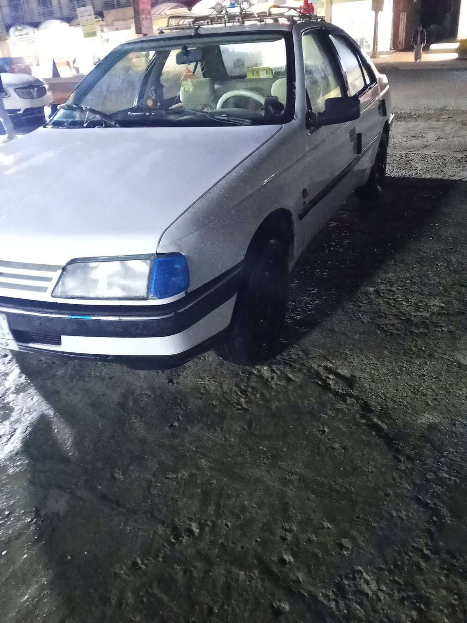 السلام عليكم بيجو 405 2009 مراوس بسياره 
سايبه العنده لايقصر اكون ممنون للتواصل الرقم ***********
