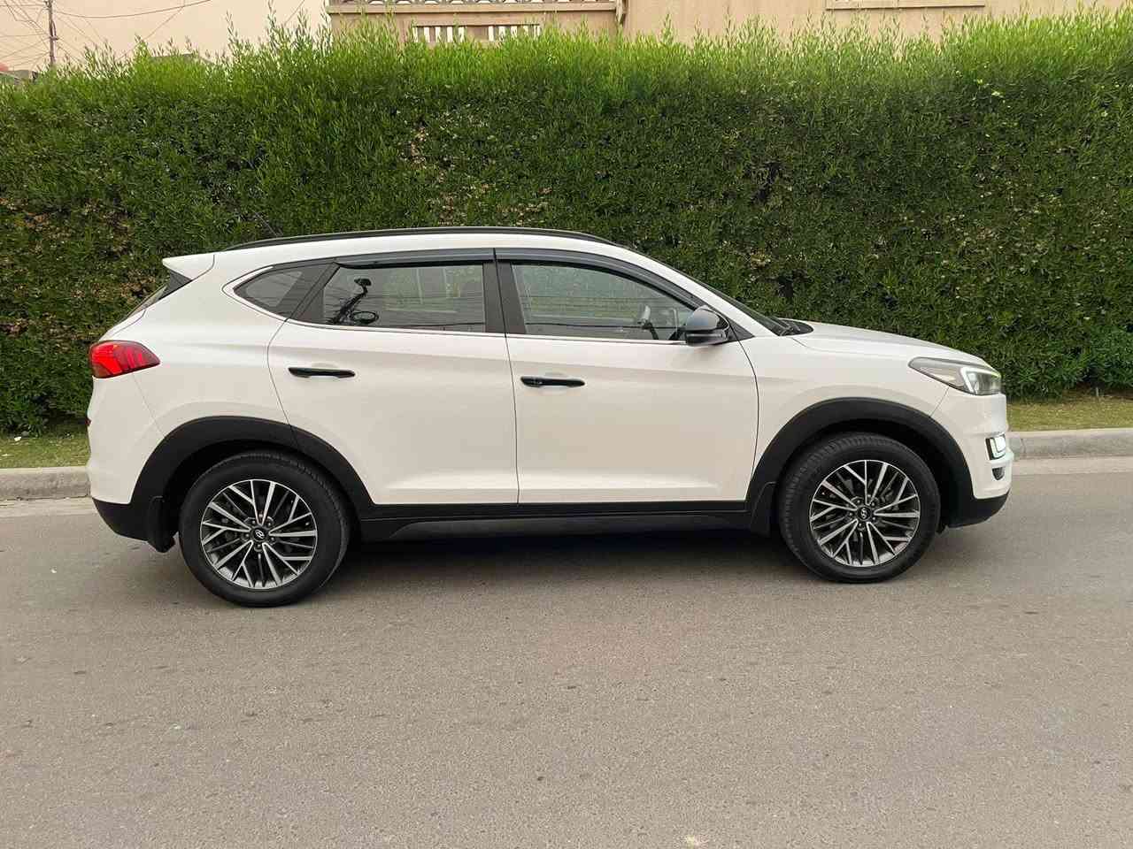 السلام عليكم للبيع فقط مكلف بالنشر
توكسان 2019 خليجي محرك 2000 دوش فول مواصفات 1/1 ماشيه 120 مواصفات بنوراما / بصمتين / كشنات جلد قرميدي وكهرباء / لايت 5 عدسات / داخل صاج ملكي / شاحن تلفون واير ليس ذكي / حساسات / هوايه مواصفات بعد بيها سيارة جديدة وجاهزه مابيها اي نقص بيها جاملغ امامي صبغ فقط مكاني بغداد الاعظمية السعر 175 ورقة
اتصال   *********** بغداد, العراق
