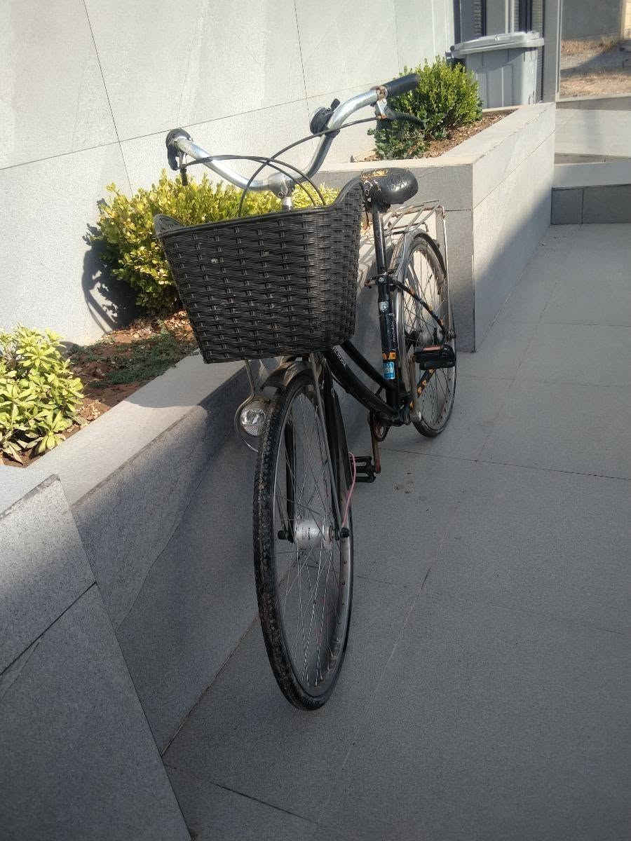 للبيع بايسكلات عدد (2) مع ماطور شحن
🚲 البايسكل الأول (عبد الحليم):
هيكل نظيف
تايرات جديدة
سلة أمامية
قاعدة خلفية
جرس شغال
بريك أمامي شغال
🚲 البايسكل الثاني:
نظيف وعلى شوفت العين
⚡ ماطور شحن:
يحتاج تبديل بطاريت وتصليح ابريك الخلفي 
💰 السعر: 300 ألف دينار للبايسكلين مع الماطور كامل.
📞 للاستفسار والاتصال: ***********
