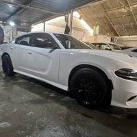 تشارجر SXT • ٢٨ الف مايل • شاصي مصلوح