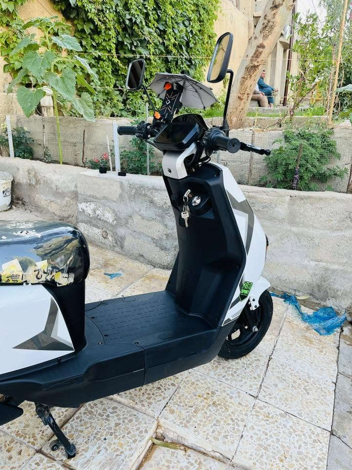 ماطور 318 جديدة فول باب اول
الون البيض شرط ولا شخط مابي 
٦ بطاريات 🔋 
بطاريات ابحاله ممتازه 🔋✅شرط الفحص 
كلو شغال باب اول ( بطارية احتياط ) 

السعر 650 الف اتصال ***********
