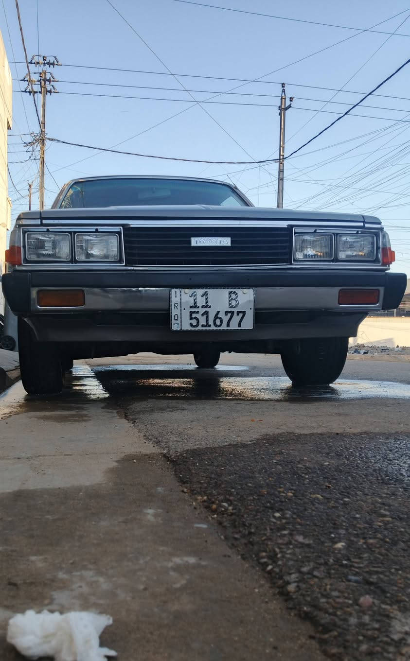 سلام عليكم شباب /سيارة كرونه بلاديه دكه جاكوج مابيها الله شاهد ورقيب وتبريد شغال وسياره بلاديه من الطول للطول بس مصبوغه لان جرد بيها صندوك والقماره وصبغناها وحته مكينتها بعدها عل بلاد حته هورنها بلادي تخم تاير جديد والسياره مامعمره بلاديه وبل حقيقة بعد أحله / وهذا رقم راعيها / *********** / والسياره مكانها البياع تقاطع درويش
