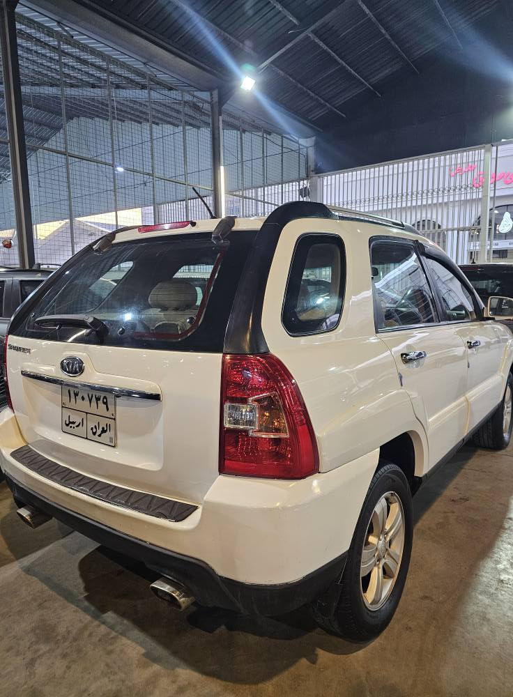 كيا ٢٠١٠ .بدون صبغ. سياره جديده مكانه اربيل ١٢٧ مجال بسيط  بيها رص فوك باب وره سكن بس
*********** أربيل, العراق
