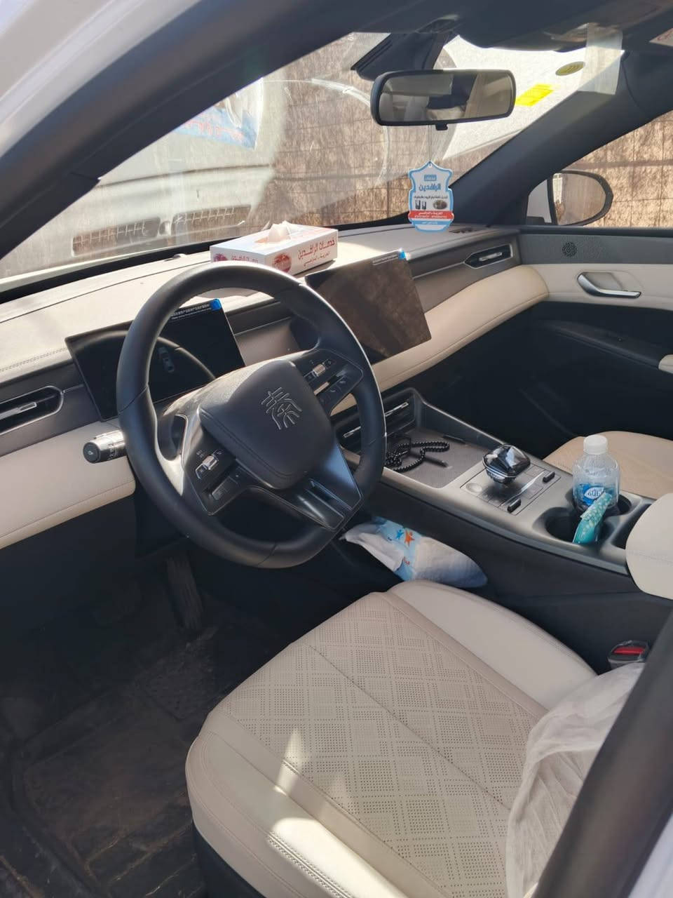 BYD2025
محرك 1500cc
هايبرد
دخول ذكي بطاقهNFC
كشنات جلد 
قتعتين تبريد
كير ماوس
بصمه زجاجيه
انضمة قياده
هاند بريك كهرباء+اتو هولد
شاشه وصطية
كامره خلفيه
كشافات زنون
الرقم ***********
