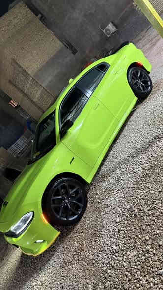 سلام عليكم 
للـــبيع 
نـــوع السيــــارة : دوج _ جارجر _RT
المـــــــوديــــــل : 2023 .
لـون الســـــــيارة : تفاحي 🍏 . 
ألمسافة ألمقطوعة : 26 الف. 
عدد الاسطوانات : 8 سلندر . 
حجـــم المحــرك : 5700 CC
ألــــــــــــــــــوارد : أمريكي تبديل جاملغ اصلي وصور الحادث مرفقه. 
رقــــم اللوحـــــة : بغداد بأسمي. 
المـــــــــقاعــــد : جلد شامو
فئـــــة الســـيارة :MAX  RT
ألمواصفــــــــات :معروفة مواصفات الماكس كشنات تدفئة تبريد مري قلاب وي البك رادار جانبي بلمري وامامي اسفل الدعامية ويل 20  كشنات خزن ميموري هواي مواصفات 
الملاحظـــــــات :  ، السيارة جاهزة بحالة جيدة  جدآ 
ألســــــــعـــــــر :330 . 
للأتصـــــــــــــال : _ ***********
والرزق ع الله ☺️
