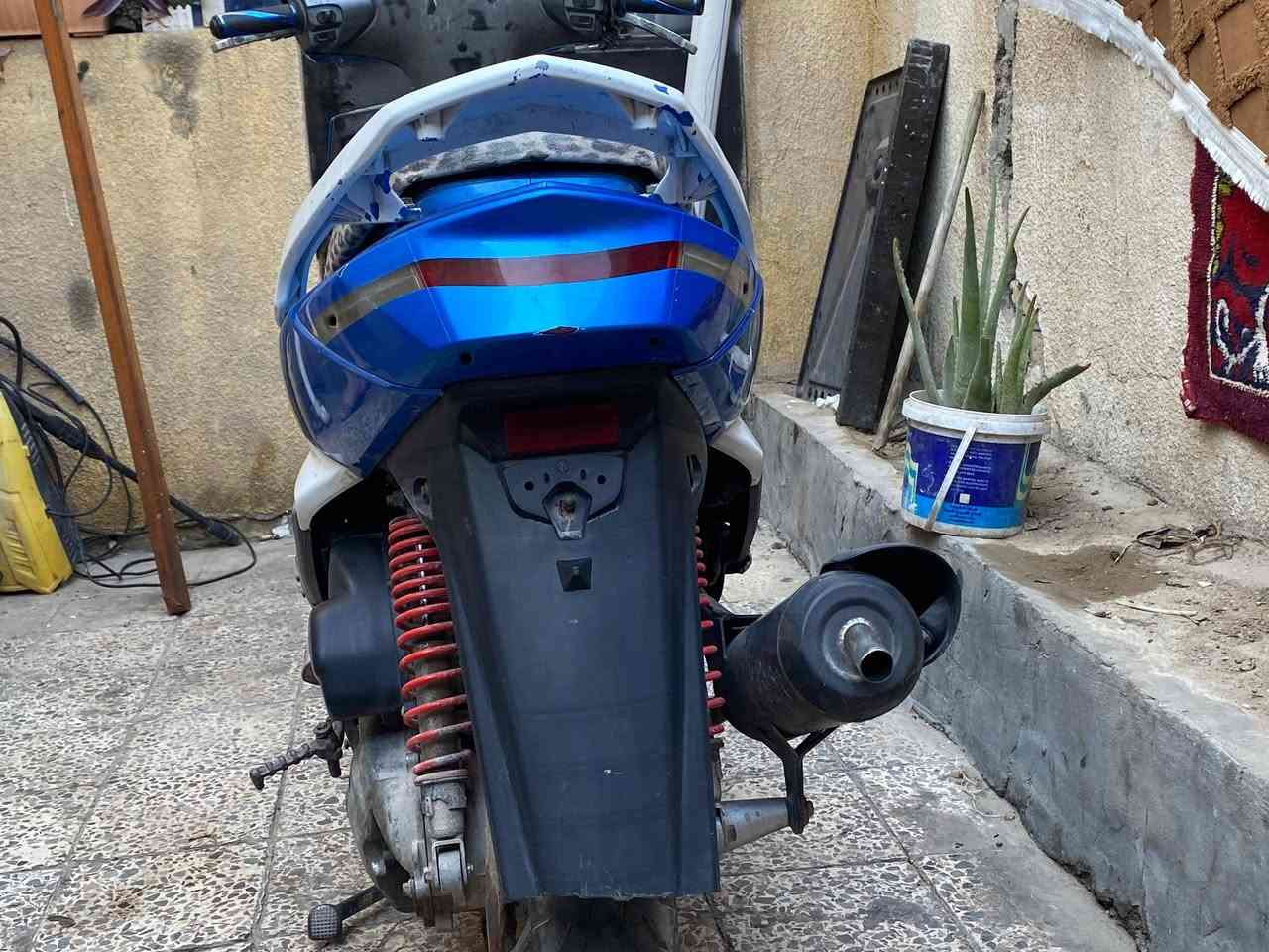 السلام عليكم سكنس فحل شغاله محرك نضيف كلش شغاله هندر بس عوزها باتري صالنصه رياضي رايده 500بيهامجال قليل مكاني بغداد الاعلام***********
