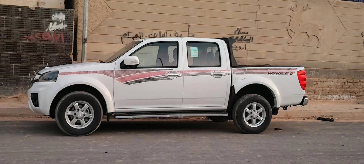 السلام عليكم
للبيع سيارات كريت ويل 2025مكفوله كفاله عامه 

رقم قادسيه سنويه الى 2029
ماشيه 50الف

سياره مدوشمه ومفروشه ما ناقصه اي شي 

مداور شوكت ما تريد 

سيارات كشن كهرباء 

كامره اماميه وخلفيه وحساسات 

ومعروفه باقي مواصفات الكريت 

مكان الديوانيه الحمزه الشرقي 

الاستفسار ***********
