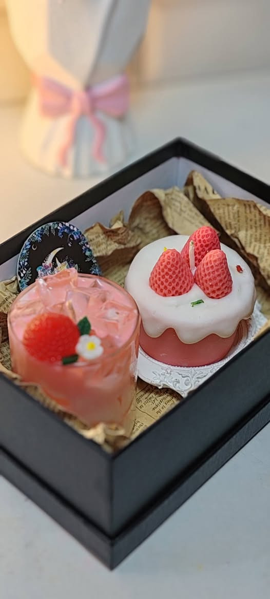 صنعت بكل حب من مواد طبيعية عضوية غير ضارة ولاتسبب اي تحسس صناعة يدوية وبكل احترافية وعطر يدوم وفوحان رائع


**إذا كنت صاحب هذا الإعلان وتريد حذفه لأي سبب، رجاءا أرسل رسالة إلى الدعم الفني**