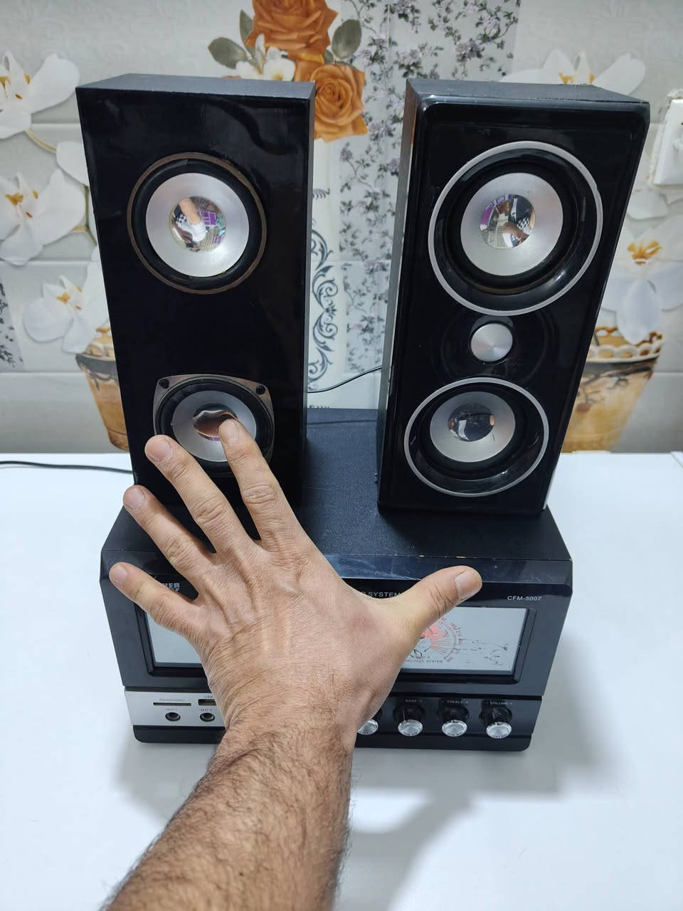 ياالله السلام عليكم اخوان جهاز مضخم بهذا الشكل امزوني مستعمل شي قيليل نظيف الي يفيده يراسلني ويدلل❤️ ملاحظه اكو وحده من السماعات ضايع الكفر واني حاطله لزكه سوده


**إذا كنت صاحب هذا الإعلان وتريد حذفه لأي سبب، رجاءا أرسل رسالة إلى الدعم الفني**