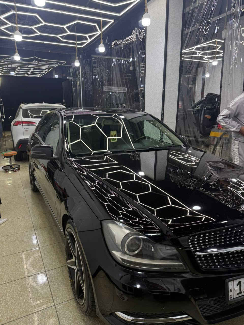 السلام عليكم
مارسدس فورمتك C300 مديل 2013
وارد امريكي كلين.  بالعراق طخه بخشم الجاملغ الأمامي فقط
 رقم بغداد الجديد
مداور ثاني يوم 
سيارة جاهزة على اخر حباية 
السعر 148


**إذا كنت صاحب هذا الإعلان وتريد حذفه لأي سبب، رجاءا أرسل رسالة إلى الدعم الفني**