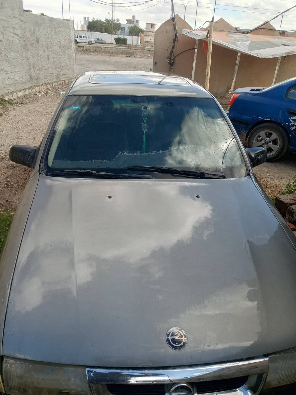 السلام عليكم اوبل فكترا للبيع موديل 1993 هزه جديده مشروع وطني تحويل ثاني يوم محرك 16 السعر33
مكاني تكريت ***********اتصل ودلل
