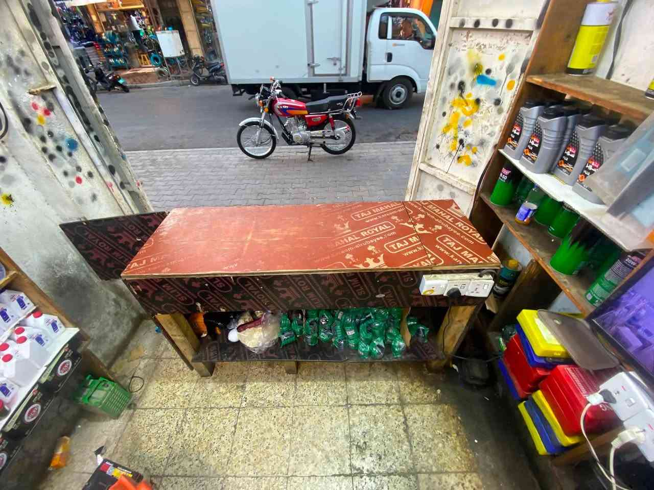 السلام عليكم ارفوف مال دهن البيع
قيم بل يرضه بي الله وخذهن العنوان ميسان شارع بغداد 
رقم الهاتف ***********
