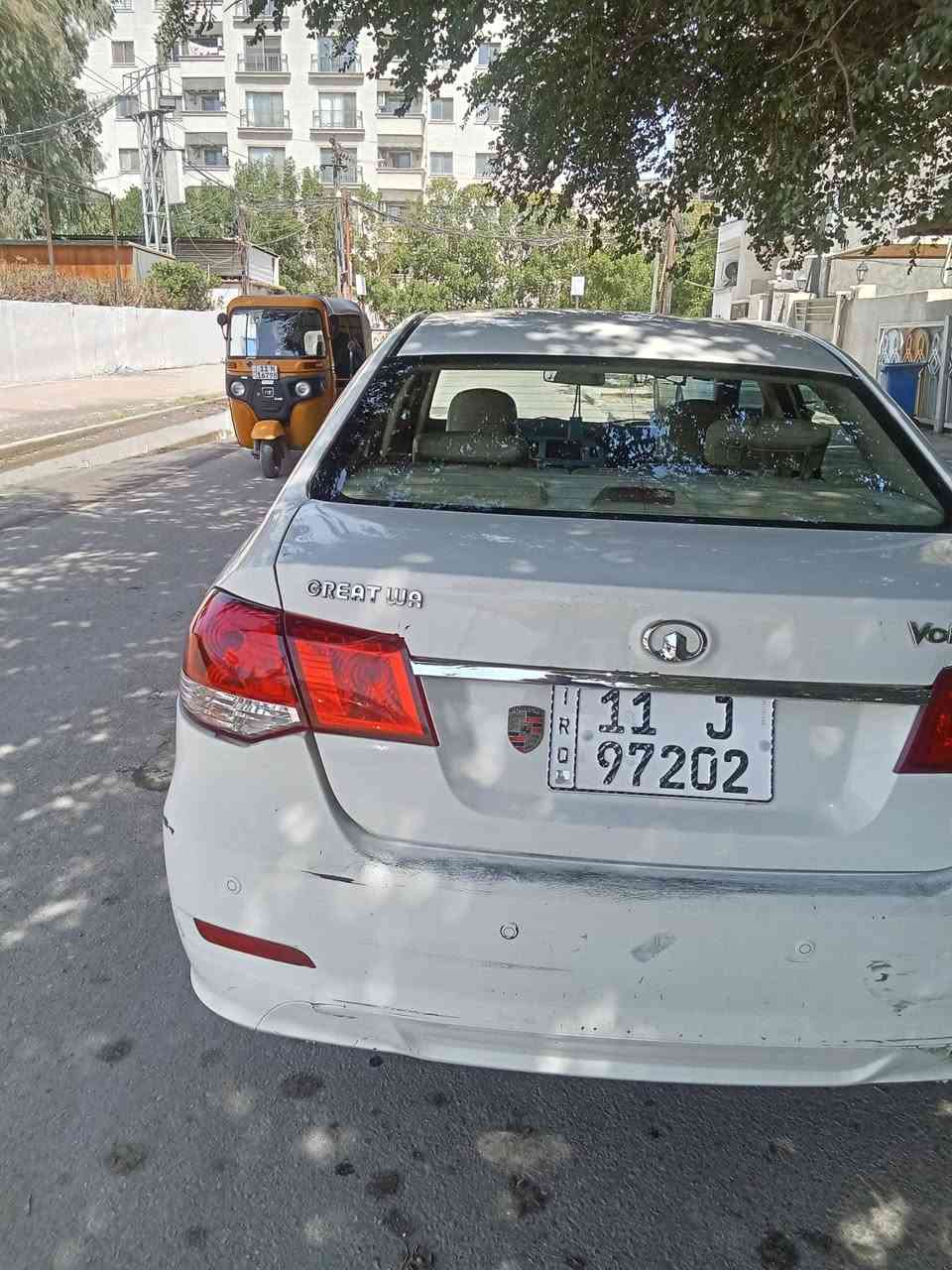 السلام عليكم فولكس11كير عادي  نضيفة كلش بدون نواقص باسمنة استخدام شخصي ماشية112تخم تاير صدر كلشي بيها شغال ونضيف تبريد تدفئة رقم بغداد السعر52 الاستفسار***********
