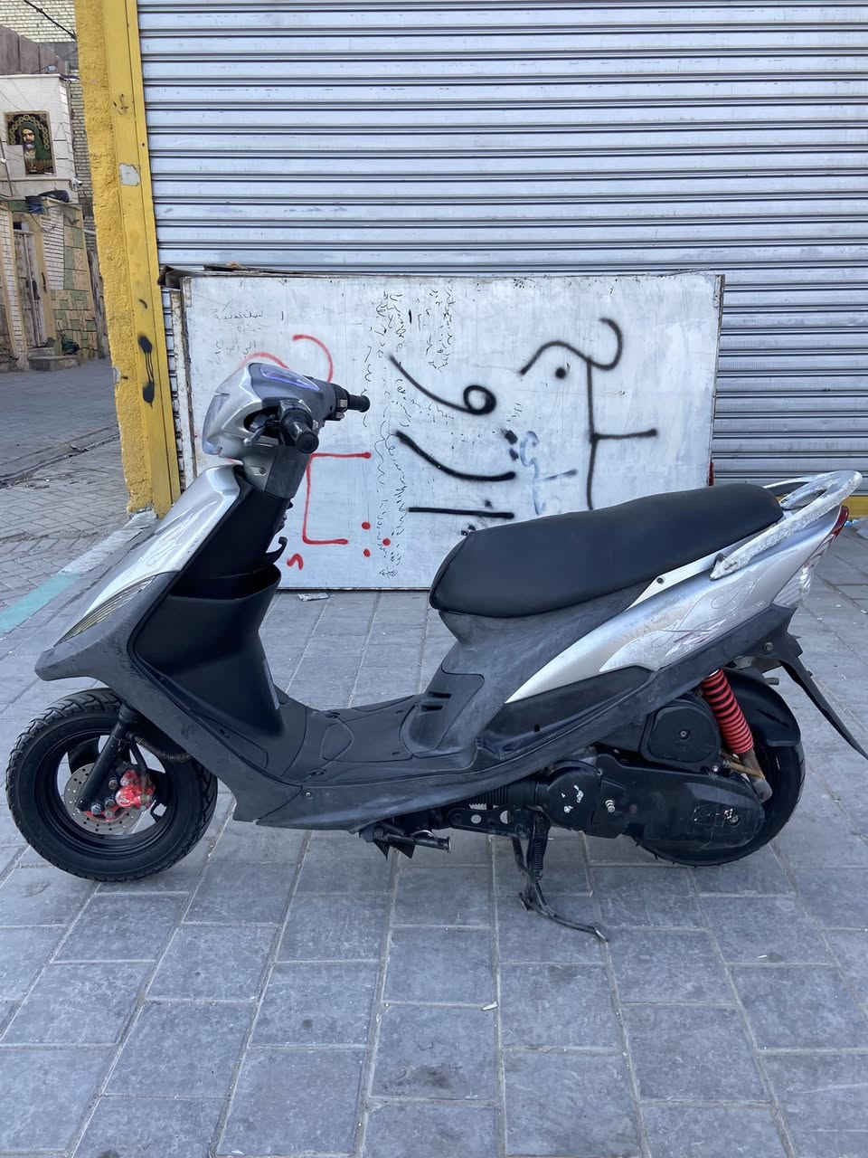 سلام عليكم 

ماكس عدله للبيع دراجه بلاديه (( مامفتوحه)) 

لدراجه نكره سلف باي وقت دراجه كفاله 

شلعه ومعدل البالك لسعر ((650)) وبيها مجال

لعنوان بغداد ((حي لبتول )) ***********
