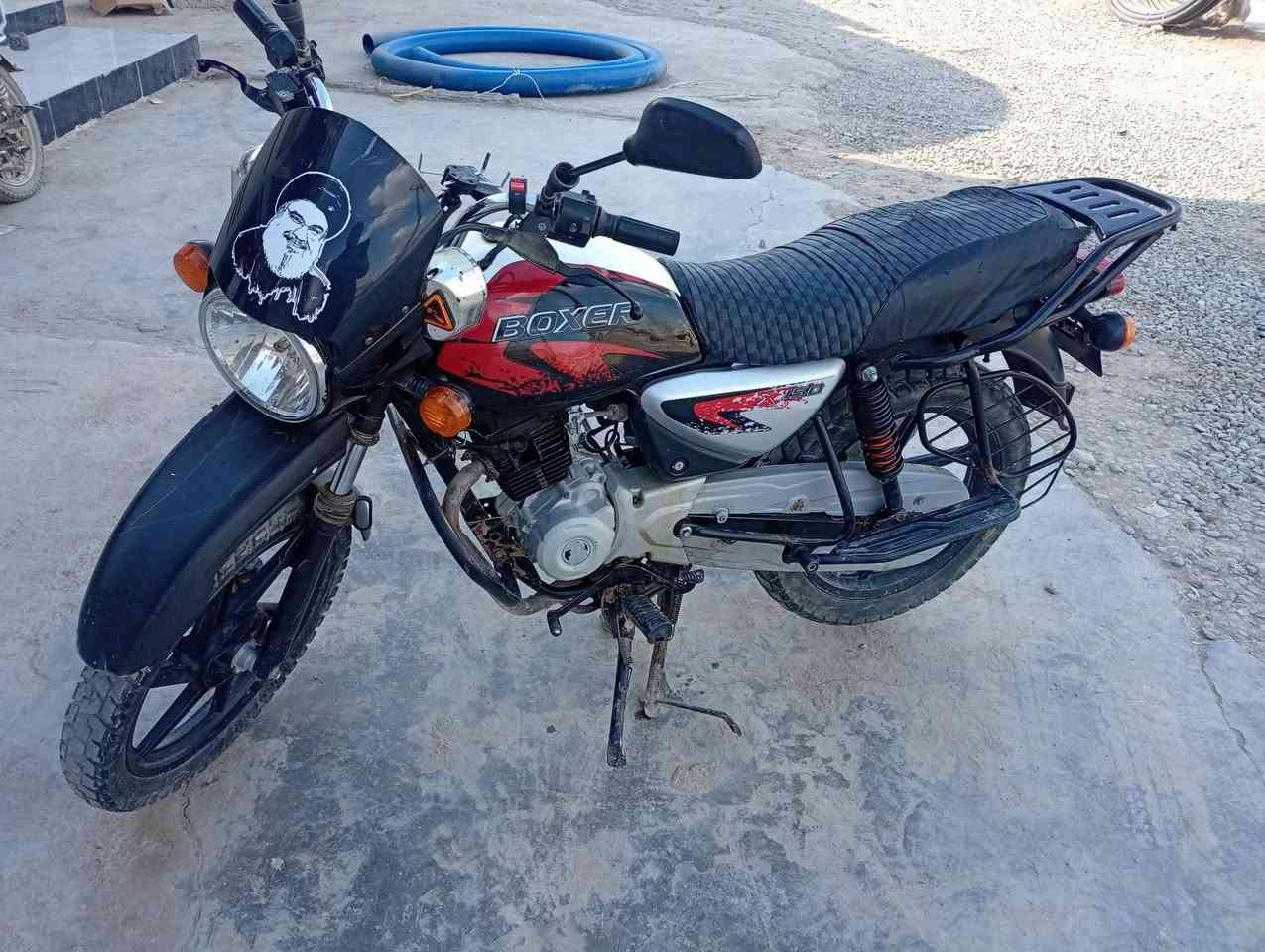 السلام عليكم دراجة بوكسر موديل 21 جبلي اوراق أصولي مكفولة السعر 1150 وبيهيه مجال للطيبن المكان الخالص ***********
