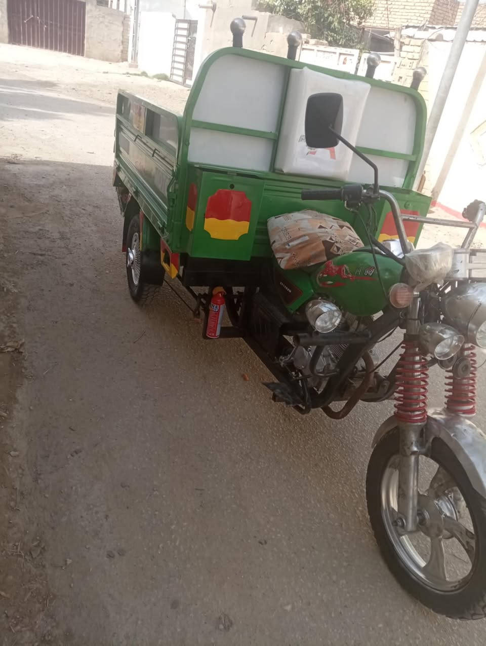 للبيع عشرين جمبزه فول مصبوغه صبغ جماليه مليون وسبعميا وخمسين العنوان الهاشميه***********
