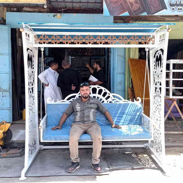 شبابيك محجرات سقايف كيسبان  فريمات  

عنوان قلعه سكر قرب حسينيه الشرق  *********** ***********
