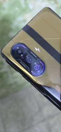 للبيع جهاز Redmi K40 Gaming  هذا الموجود موضح بالصورة الصدعة الي بالظه...