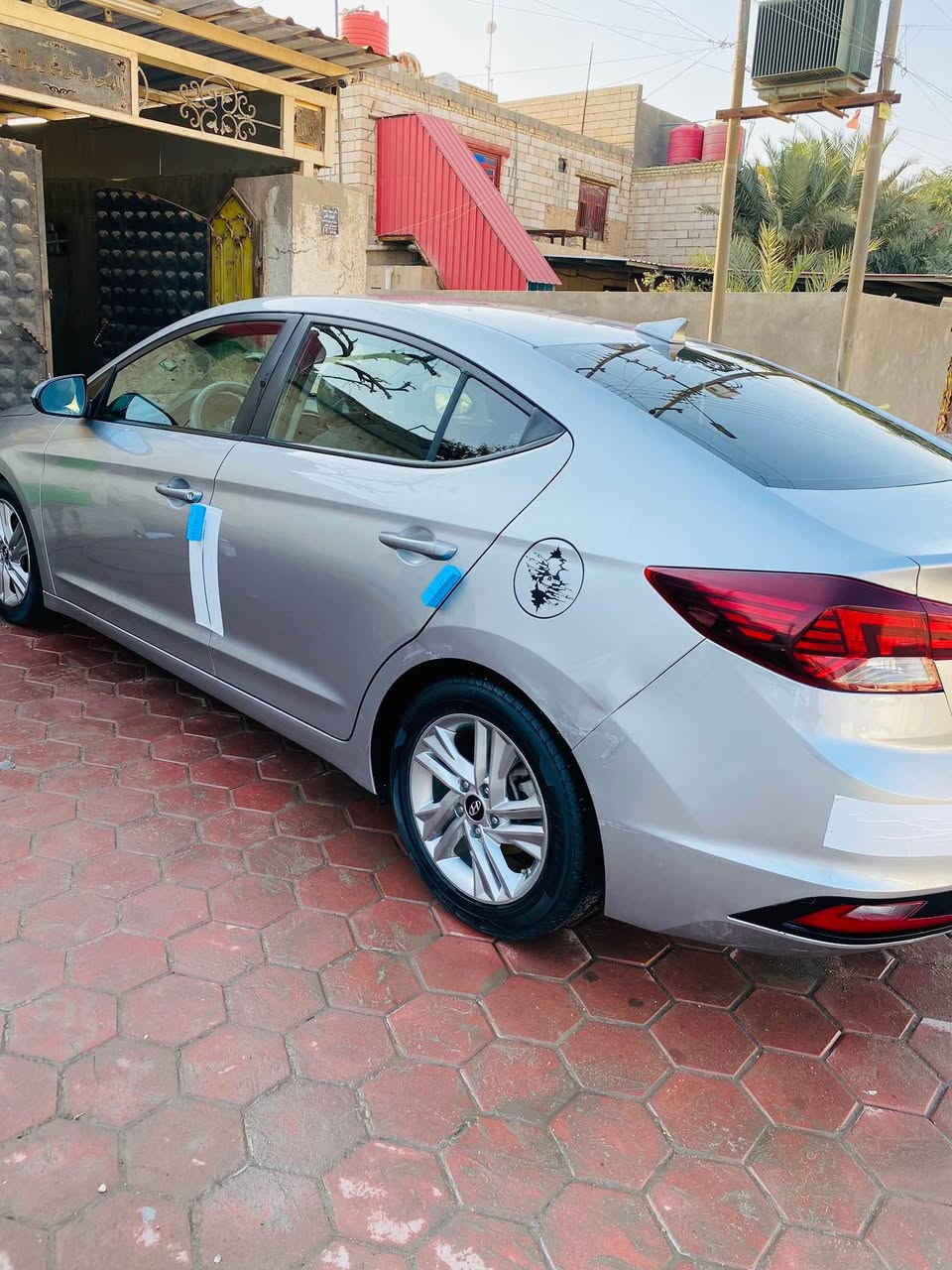 سلام عليكم 
النترا 2020
رقم بصره  
وراد امريكي 
حادثه فقط جاملق صور الحادث ناشرهن انه
السياره معوقين الولد شاب ومابيه شي 
السياره داخله ب2022 
سنويه تنتهي ب2027 
السياره جاملق فقط بيه ومبدل بتفصيخ نفس الون 
الارباك طاك لان حساسات هيه 
السياره ماشيه 105 ميل لان من امريكه ماشيه 77 ميل 
السياره كفاله الباقي لا تبديل ولا بيه حاره ولا بارد 
وكو بارد اصبعين قليل كلش كلش يعني شخوط هنه وره باب العبري وما تبين وانه هم ناشرهن موضحات بالصور  اصلن 
السياره البقيه كفاله مكينه كير كلشي 
المعوق يسويلك وكاله 
السياره نص فول 
وكلشي بيه شغال وما ناقصه ولا شي ابد 
وخير من الله 
السعر 135 $ وبيه مجال قليل كلش كلش 
رقم تلفون *********** 
وتساب متواجد 
والبطرانين لا تكسرون بالسعر البصرة, العراق
