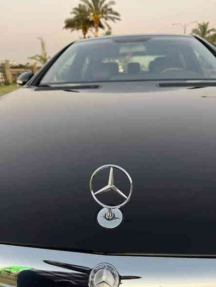 للبيع او مراوس
مارسدس / S 550 لارج باب طويل 
موديل 2007(اصل)
      
ماشيه (250 ألف KM)
لون اسود
(السياره رقم اسليمانيه)
سنوية ب اسمي
... مواصفات السياره ...
-محرك 8 سلندر 
-كير أوتو تعليک
-فتحه سقف بانوراما 
-جكات
-أبواب شفط 4
جنطه شفط
-سايد بريك بصمة
-تلفون
-ماوس
-5 بردات كهرباء 
ستيرن كهرباء
-مقاعد كهرباء + تدفئة تبريد
-قاصة
-لايتات زنون داينمك
-مري شفط وقلاب + أشاير
-زراك لايت
-مري عاكسة 
-ماوس
-3 وضعيات قيادة
-خزن ميموري
-سستم سماعات هارمن كاردون
-جي بي اس
-حساسات امامي خلفية
-رادار 
-مثبت سرعة
-انارة الداخل والدشبول متغير 
-ويل كب مال راس دجاجة
-سبير ويل كب
-شاشات خلفية
-(وبعد بيها هواي مواصفات)
       سعر 190$
السياره كل كتلوكات الشركه والأرضيات البلادية
والسياره كاملة ولكمال ل لله وبدون اي نقص 
وبالعافيه ع الياخذها ..
مكان السياره بغداد 
رقم صاحب سيارة ‭***********
