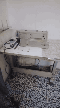 اخوان عندي مكينه خياطه للبيع مكينه قويه وجديده اسم المكينه صناعي سعرها 200 الف وبيها مجال للستفسار ***********. واتساب
