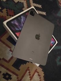 ايباد ١١ برو ٢٠٢٠ ذاكرته ١٢٨ الايباد مكفول من كلشي  سعره ٥٧٥ مكاني بغد...