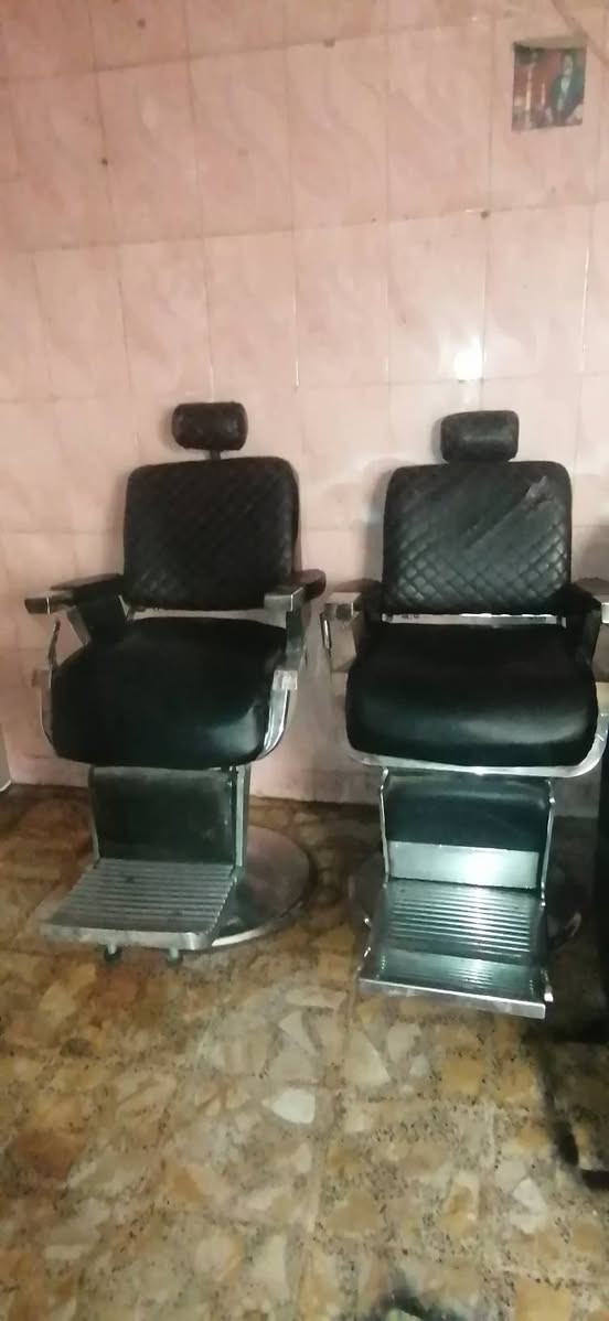 السلام عليكم كراسي بالموند جك جبير للبيع بغداد حي القاهره ***********
