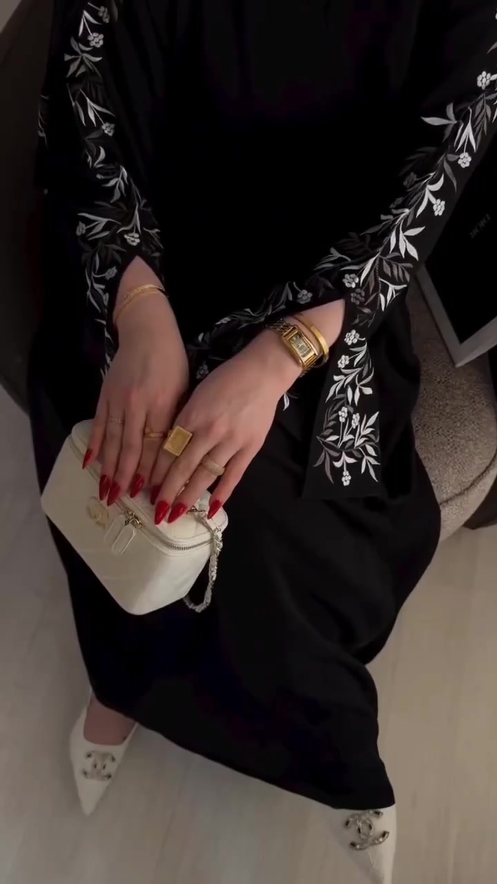 *خلي حضورك ينعرف من عبايتك* 😌💐

عبايه الجميلات القطعه اللي بتحلي حضورك وبتزيدك ثقه مع جمالك وأنوثتك 

التطريز الفخم بلمسه الرقي والفخامة المثالية ل الك وبس بقماش برادا كواليتي عاالي 

دعي الاسود الملكي 🖤 يتكلم 😉

تواصي
شحن وتوصيل بعد ١٠ ايام  من العيد

ثبتي طلبك الان وحجزي قطعتك المميزه 🔥

السسسسسعرررررررر ................. @إشارة


**إذا كنت صاحب هذا الإعلان وتريد حذفه لأي سبب، رجاءا أرسل رسالة إلى الدعم الفني**