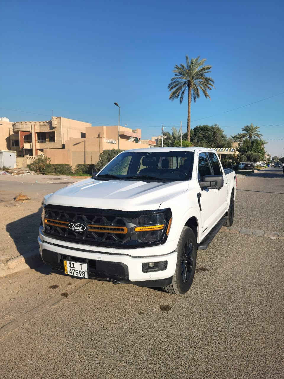 السلام عليكم....
فورد f150 2024 xlt هايبرد 
فول مواصفات 
رادار امامي خلفي 
فتحة بانوراما 
مقاعد جلد كهرباء تدفئة 
تشغيل عن بعد 
شاحن واير لس 
كير طرح 
باب طويل بدي قصير 
شاشة كبيرة 
باب البدي ريموت 
وبعد بيها هواية مواصفات 
السيارة اصدار خاص xlt فول مواصفات
الحادث كما موضح بالصورة 
صار بيها ٣ قطع صبغ وتعديل جدا خفيف بالشاصي ( بالذراع الحامل الدعامية ) 
ايرباكات ستيرن ودشبول ودوسات طاكة 
ماشية ٣٤ الف كيلو متر 
وارد امريكي باسمي هزة ورقم جديد 
مكاني بغداد يرموك او منصور  
بيع فقط بدون مراوس رجاء 
وعلى الجادين فقط الاتصال على 
***********
