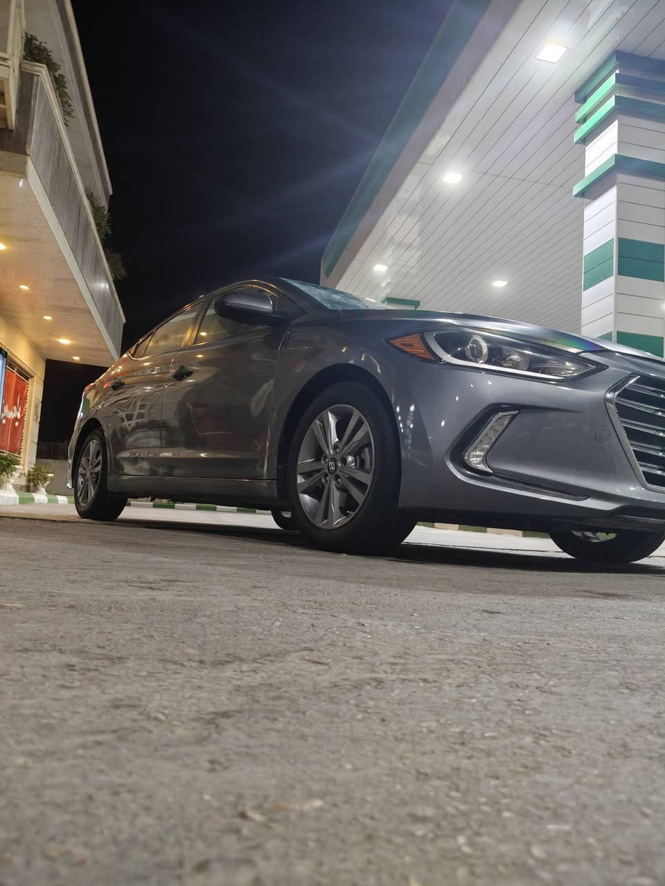 السلام عليكم سياره الانتره ٢٠١٧ امريكي مكينه ٢.٠ ماشيه ١٠٠ جديده خيل من الله ضربتهه مال امريكه باب عكس السايق والخلفي وراجع بدون دواخل وصابغين الصفحه كلير توحيد لون السياره ابيع احزام صبغ بيهه ضربات مال تكاتك صندوك و قماره مكفول تبريد خير من الله رقم بغداد دولي *********** العنوان بغداد المعامل السياحي السعر ١١٣ وبيهه مجال
