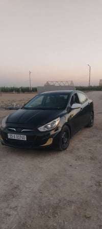 اكسنت موديل 17 وراد أمريكي محرك 1600  بيهه قطعه وحده جاملغ خلفي رش صبغ...