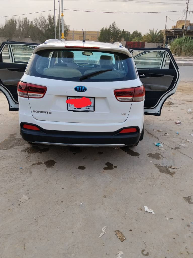 السلام عليكم ورحمه الله وبركاته سورنتو 16 خليجي فول  7راكب محرك 6 ابيع عيب شرعي مبدل فخاذ الكدام مفتوحه من الغياطين شغل بغداد درجه اولى السياره مال جناي جهزتها من الطول لطول ماخليت شي مابدلته كله جديد من منضومه تبريد وانته نازل تواتير جدد حداديه بوربرن ادرايمات صار سبوعين  شاشه جديده كلشي بيها جديد رقم بغداد بسمنه السنويه شهر 12 تنتهي هيه مو عيب بس اني ابيع عيب شرعي حته اشلعها من ليفتها إذا اكو مراوس اقل سعر150بيها شي قليل  اراوس أو بيع تلفوني *********** ناصرية, ذي قار
