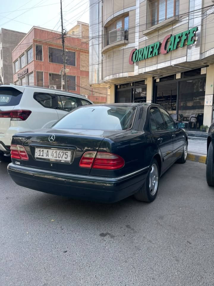 السلام عليكم للبيع  مرسيدس ام عيون E320 موديل1998

خراطيم 6 سلندر رقم بغداد الدولي كير D4 محرك صدر تخم تاير تبريد قطعتين تدفئة كروز سرعة جديد داخل جلد رصاصي كشنات كهرباء مري داخلية جانبية عاكسة مري شفط صدر امامي خلفي منظومة بنزين كاملة لايتات زنون سلايد روف شغال تجاوي كهرباءصبغ اثر شخوط سونر مرفق مع الصور 
  سنتر لوك شغال السيارة جاهزة بدون اي نقص ماشيه 80الف السعر 17.500الف دولار 
وبيها مجال بسيط مكان بغداد شارع فلسطين او الراشدية  
(غير متواجد على فيس )
للأستفسار ، ***********

