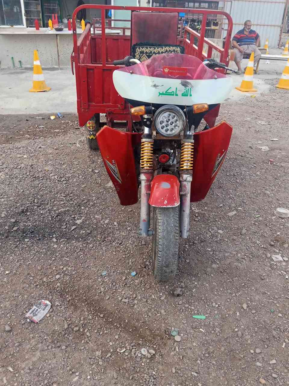 سلام عليكم ستوته للبيع فحل موديل 2017 محرك مكفول من تنقيص وتبخير بس يرادله تفيلس شاصي مكفول كهربأيات كلهة شغاله اوراق مابيهة مكفوله من سرقه لو شي اتكفل حلال وحرام العمر كله ستوته المكان بغداد الشعله السعر علا التصال الرقم ***********
