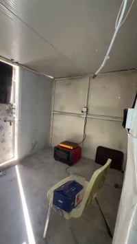 2في360 .غرفه حديد ثقيل جدآ... سقف سندويج جديد.... سعر 250 وبي مجال... ...