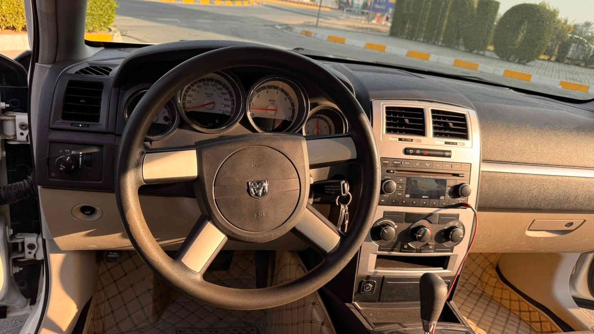 #للبيع_او_مراوس_حسب_القناعة
السلام عليكم🙋🏻‍♂️.

وينهم الي يريدون شي مناسب وجديد جبتلكم قطعة كلش حلوه ونضيفة😍.

دوج جارجر 2007 كلين تايتل V6 3.5 السيارة جديدة كلش 🤍.
السيارة ماشية 166500 كيلو 🔥. 

السيارة رقم سليمانيه الجديد وتحويل ثاني يوم والسيارة كير مكينة كلها بشرط السيارة مصرف واحد متصرف عليها والسيارة بالحقيقة احلا من الصور 💙. 

موصفاتها معروفة : 
( كشنات جلد وكهرباء — داخل عسلي —  تبريد قطعتين )

والسيارة اني خال عليها تخم تاير جديد ويل رالي ومحدث لايتات وبكلايتات  2010 😍.

السيارة مكانها بغداد السيدية 📍.

ولحد يقارنها بالمهجومات والي مشتغلات على الخط لان هل سيارة مال بيت وكلين 🔥.

السعر : 125$ وبيها مجال للطيبين🤍. 

للاستفسار اكثر : 
0773 783 4266
