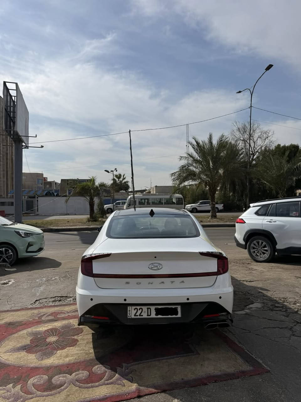 السلام عليكم من رخصة الادمن
سوناتا ٢٠٢٣ SEL PLUS

المواصفات :

١- محرك ١٦٠٠ تيربو اقتصادي وسريع 

٢- كشنات جلد + كنتاره

٣- كشنات تدفئة

٤- تدفئة ستيرن 

٥- تبريد منفصل للسائق والراكب 

٦- شاشة كبيره ابل كاربلي واندرويد اوتو 

٧- منافذ يو اس بي 

٨- اربع انظمة قيادة (نورمل، سبورت، سمارت، ايكو)

٩- اوتو هولد 

١٠- تحكم كامل بالستيرن 

١١- دخول ذكي وترحيب وتشغيل عن بعد

١٢- نظام صوت BOSE كلش حلو 

١٣- انظمة السلامة (نظام ABS, نقطة عمياء، تنبيه مغادرة المسار، كامرة خلفية، رادار امامي خلفي)

١٤- فتحة سقف بانرواما كامل

١٥- شفتات ستيرن

١٦- رادار امامي خلفي وجانبي 

وبعد بيها مواصفات 

السياره وارد امريكي حادثها خلفي جاملغ صبغ + تبديل الصندوق نفس اللون ايرباكات سليمه 

السياره ماشية ٤١ ميل قابل للزيادة 

السعر ١٩٧ وبيها مجال قليل 

مكان السياره بغداد شارع فلسطين 

الرقم ***********
