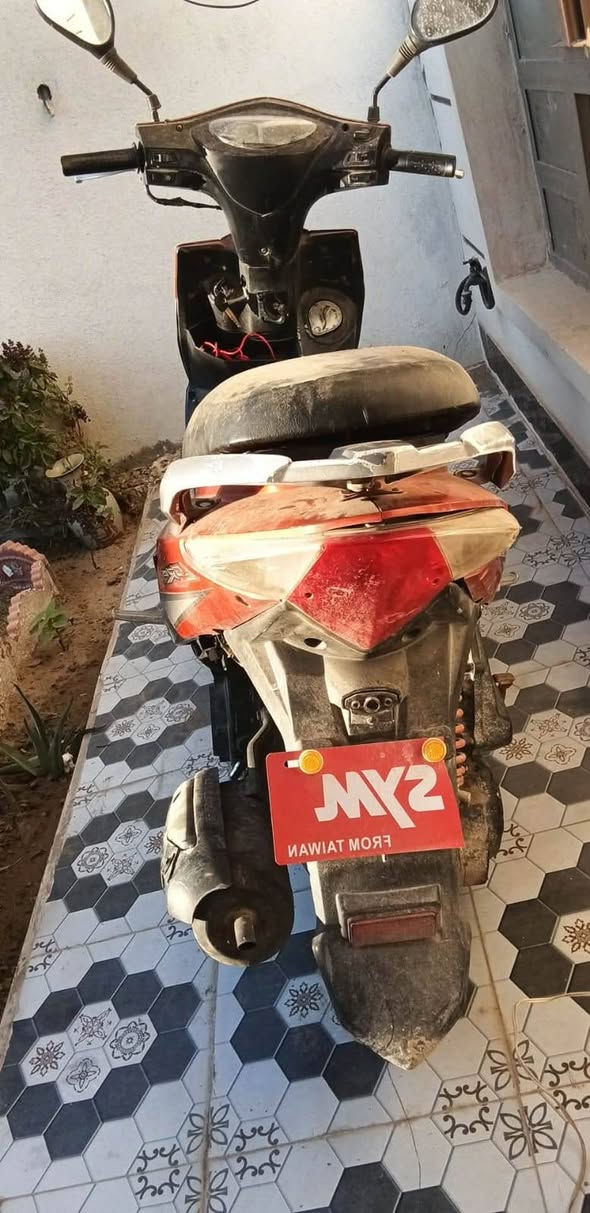 السلام عليكم
ماطور سايم نحلة محرك 125 
ماطور مجفت جديد 
السعر 325 وبي مجال بسيط 
رقم الهاتف ***********
