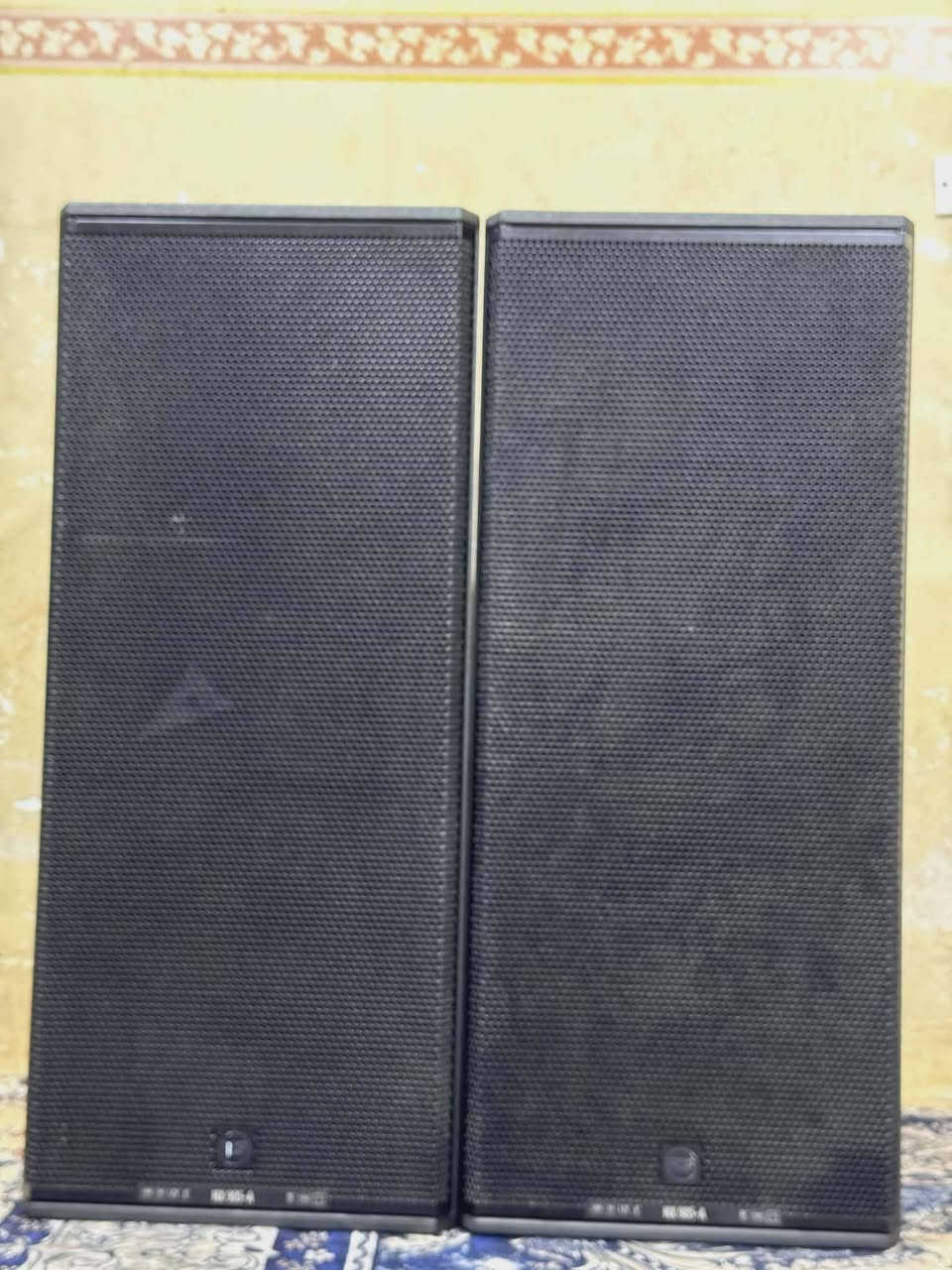 السلام عليكم
سماعات للبيع

RCF NX 985-A
3 way
نظيفات وأستعمال قليل مستعملهن

***********
