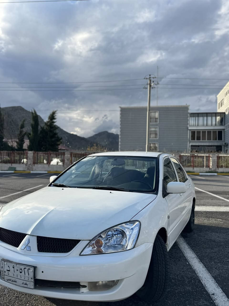 لانسەر مەکینە گەورە٢٠١١
ڕەقەم خصوصی بەغدا بێ موشکیلە سەنەوی پلاستیکی خۆی لەگەڵە. ✅
سەیارەکە جوانو جائیزە 
گێڕو مەکینە بەشەرت
تەبرید ساردو گەرم بەشەرت
کارەبیەت مەزبوتە نرخی گونجاوە بێ مەسروفە 
بۆیاغ پەڵە کارتێک ،تەعدیلە ئەوەی تر لەسەر کاڵ بونەوە بۆیاغی زۆر زۆر نیە. 
ناونیشان:ڕانیە 
 بۆ زانیاری زیاتر ژ.م***********
