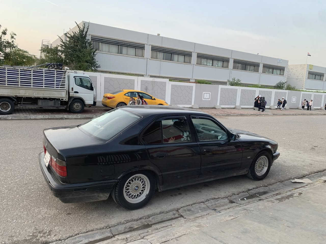 سلام وعليكم للبيع  bmwموديل 1991اصل 525اوتو كير محرك بشرط بدون ضربه سياره علي وضع بلاد رقم سليمانيه بدون اي نواقص السعر 65$
***********
