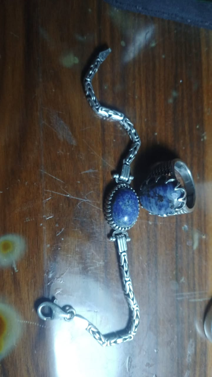 سيت لازورد 27 غرام - فضة 925 - السعر 120 الف مع التوصيل


**إذا كنت صاحب هذا الإعلان وتريد حذفه لأي سبب، رجاءا أرسل رسالة إلى الدعم الفني**