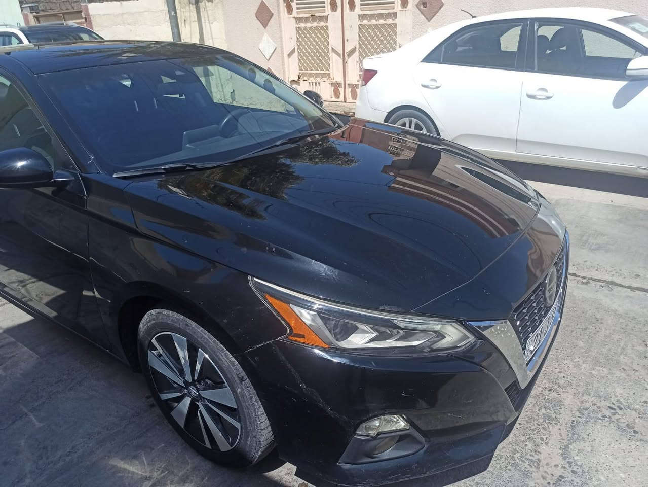 السلام عليكم
للبيع نيسان ألتيما 2021 SV.
الجير والمحرك بشرط.
ماشية 116 ألف.
السنوية جديدة.
بيها قطعتين صبغ فقط، بدون غرق أو ضرب.
لا أمامية ولا خلفية (الكَبسة سليمة).
سونار راكب.
الجير بلد.
المحرك والجير ما شاء الله نظيفات جداً.
السيارة ما بيها أي نقص، وكل أغراضها بشرط.
السعر: 135 قابل للتفاوض.
مکان. کلار 
***********
