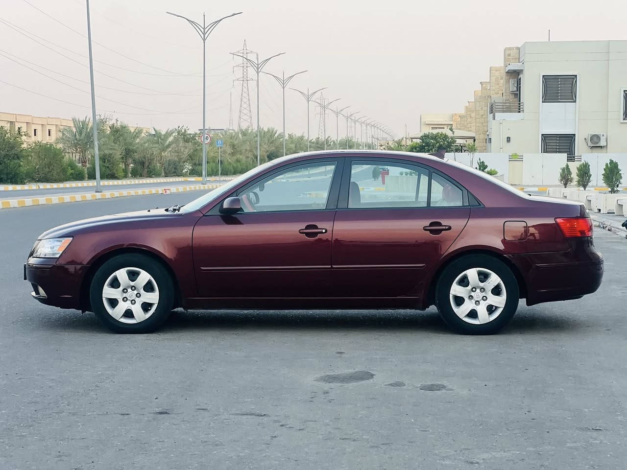 سوناتا موديل 2010 وارد أمريكي
رقم سليمانيه دولي جديد شرط التحويل والغرامات 
محرك 2400 دوش شرط لا تنقيص ولا تبخير 
كير شرط بدون اي عيب 
تبريد ثلج شرط 
تحكم استيرن جهتين 
صدر امامي وخلفي جديد 
تايرات جدد 
اربع دسك 
شاشه
سنويه جديد 
السيارة جديدة داخل وخارج وترايها زيرو شرط 
السيارة كفاله عامه من الصبغ فقط مكان واحد بارد  السونار مرفق مع الصوره 
السيارة بسعر مناسب جدا جدا 117 وبيها مجال للشراي 
العنوان صلاح الدين تكريت 
للتواصل ***********
