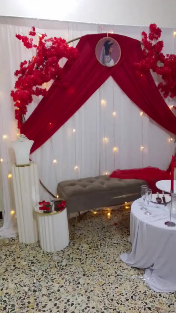 أفنت مسطبه ١٢٥ 
وآفنت شازلون ضهر ١٥٠شامل اجور توصيل والنصب 
للحجز‪***********
بغداد وضواحيها 
وكربلاء وضواحيها
