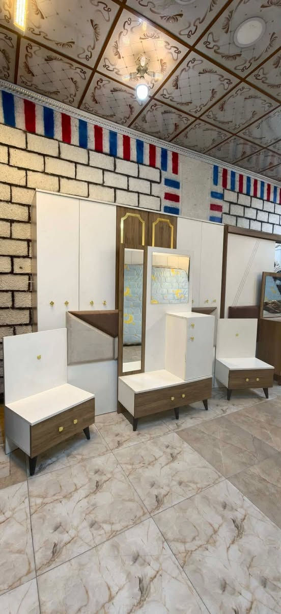 أهلاً وسهلاً متابعينه 🌹
غرفه تركيه ٥قطع +طابورية هدية 
نضام بيبان 
نضافة95% 
سعره 600 
واصل نقل وشد داخل بغداد مجاني 
للاستفسار مراسله الصفحه او على الواتساب ***********
ملاحظه// تخفضيات ولمدة اسبوع حجز لاول 5 أشخاص يكون سعره الغرفة 500 الف واصل شد ونقل داخل بغداد 
ومتوفر توصيل للمحافظات ❤️
