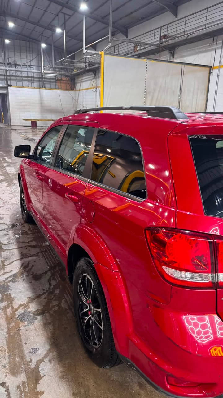 دوج جورني 2018  sxt
سياره كلين بدون حادث وصور امريكا بالمنشور 
للبيع فقط موجوده بحي جامعه بغداد

✅ محرك 3.6 V6 قوي واقتصادي
✅ 7 ركاب
✅ شاشة + بلوتوث + AUX + USB
✅ كاميرا خلفية
✅ تحكم بالستيرن + كروز كنترول
✅ مكيف أمامي وخلفي
✅ جنوط ألمنيوم
✅ وسائد هوائية + ABS + مانع انزلاق

🔥 سيارة عائلية، واسعة، مريحة بالسفر، ومحركها معروف بالقوة والاعتمادية

السعر ب15.000$ وبيه مجال 
مكلف بالنشر رقم صاحب السياره 

‭***********‬
