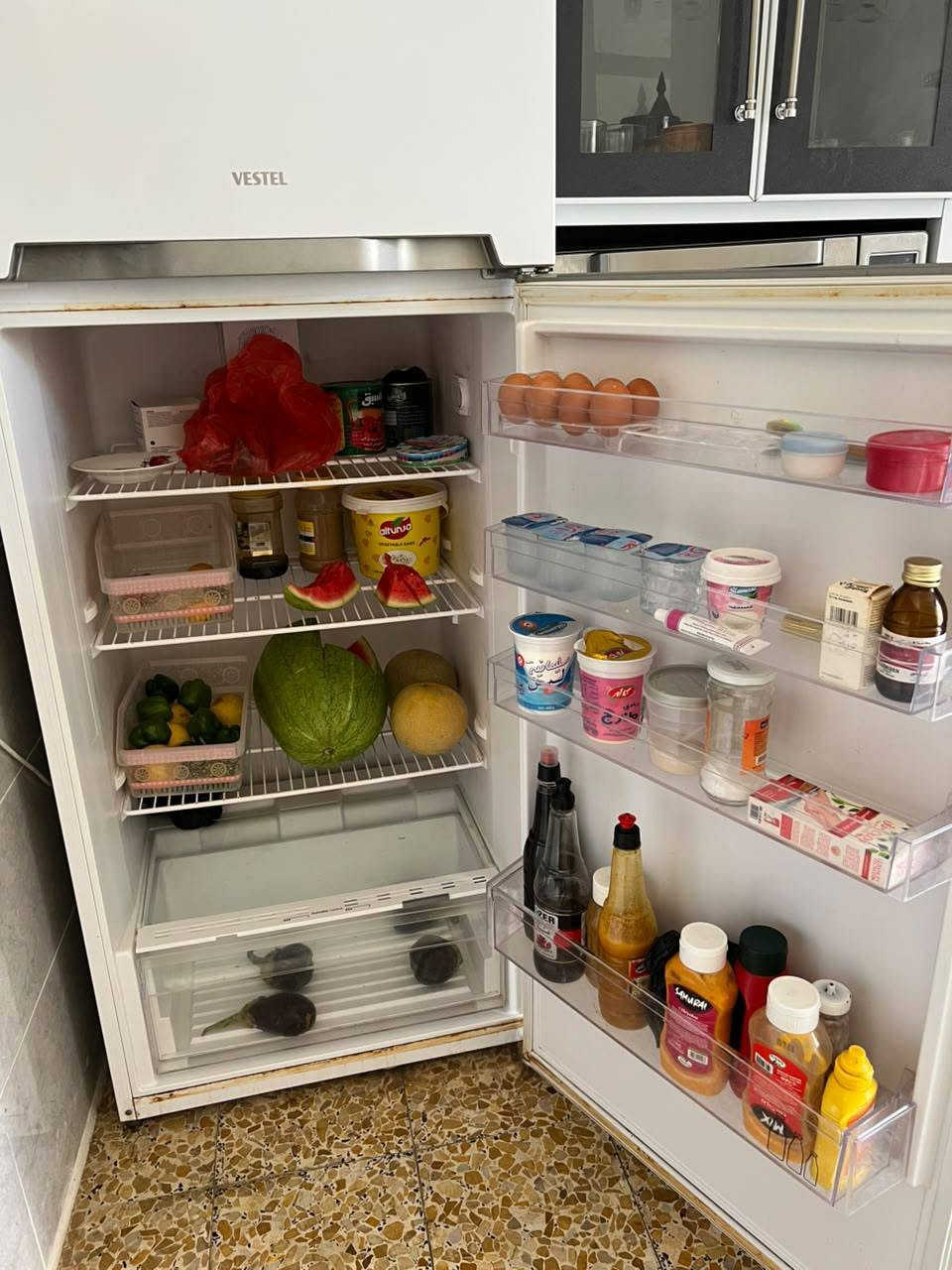 ثلاجة نوعيه فستل ارتفاع 20 قدم مابيها اي مشكلة السعر 200 وبيه مجال التواصل على الرقم حصرااااا *********** موجود واتساب
