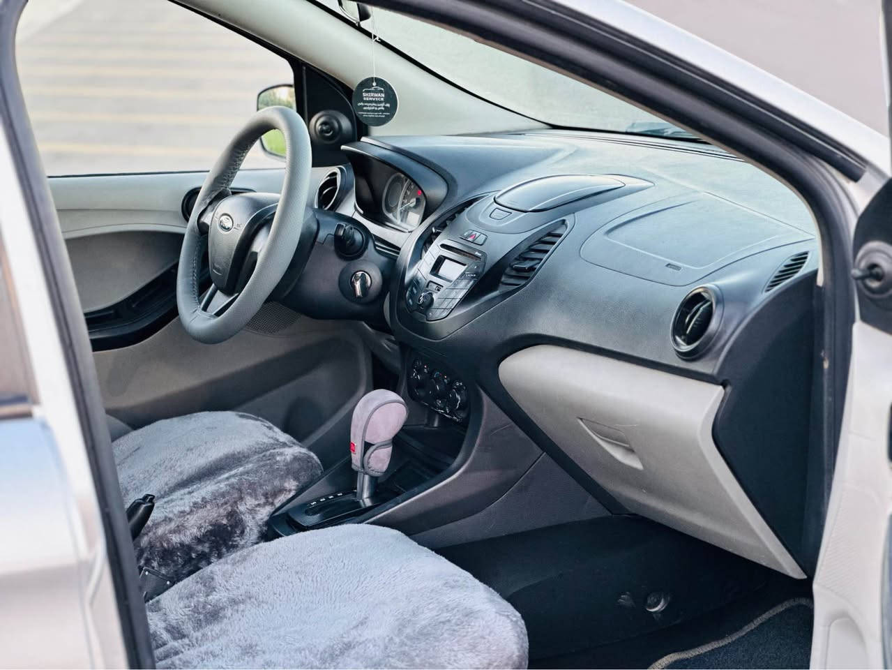 Ford Figo 2016 📦

فۆرد فیگۆ ٢٠١٦ 
سەیارەکە بێ بۆیاخە 
گێڕ و مەکینە و کارەباییات بە شەرت 
مەکینەی نەکراوەتەوە 
گێڕی نەکراوەتەوە و تەپەی گێڕی نییە 
سەیارەکە زۆر نموونەیە و ماڵی دۆستە 
تەقە و ڕەقەی نییە 
سەنەوی بەسەر نەچووە 
تایەی تازەیە 
تەبرید و هەموو شتێکی بە شەرت 

سعر : 70$ 

📞 *********** السليمانية, العراق
