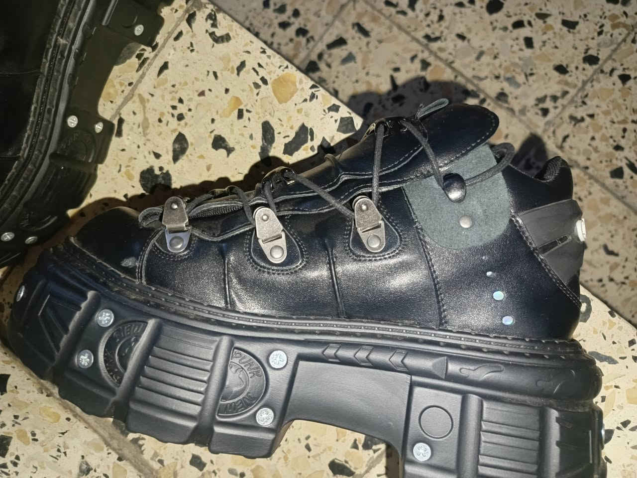 حذاء للبيع جديد شتريته 25 ابيعه 15


**إذا كنت صاحب هذا الإعلان وتريد حذفه لأي سبب، رجاءا أرسل رسالة إلى الدعم الفني**